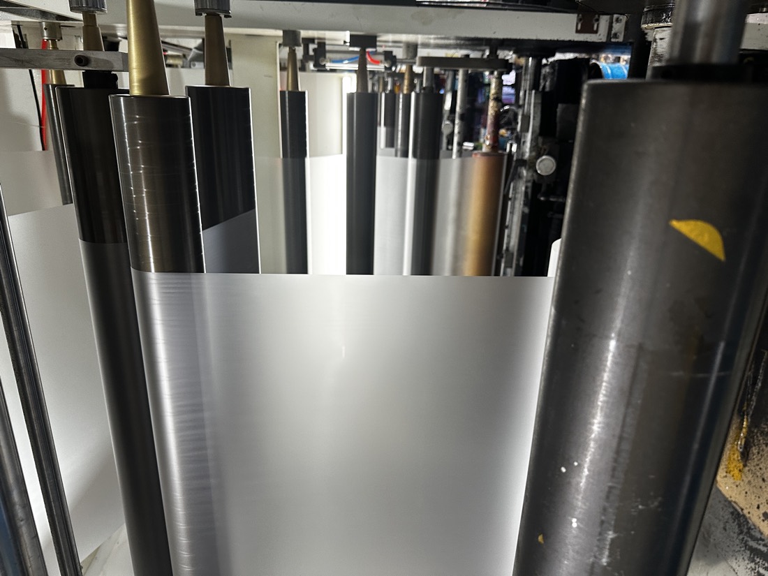 Proses rotogravure printing di pabrik EZCO